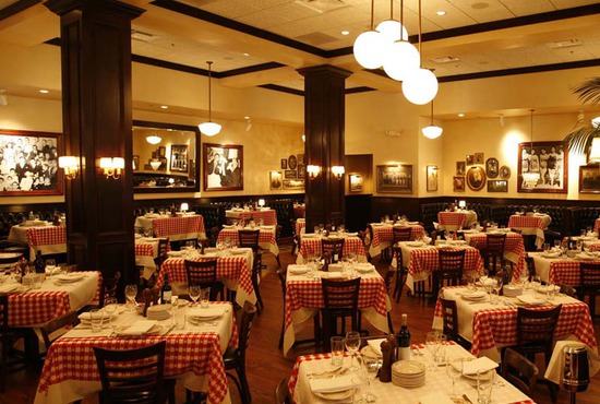 maggianos-little-italy-maggianos-208-orlando-dining-room_28_550x370-1